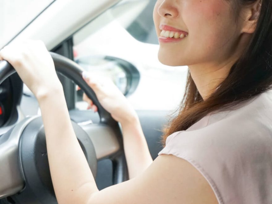 教習所に通う大学生